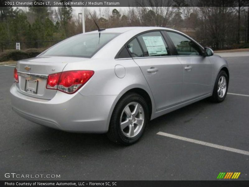Silver Ice Metallic / Medium Titanium 2011 Chevrolet Cruze LT