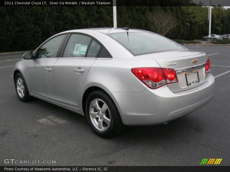 Silver Ice Metallic / Medium Titanium 2011 Chevrolet Cruze LT