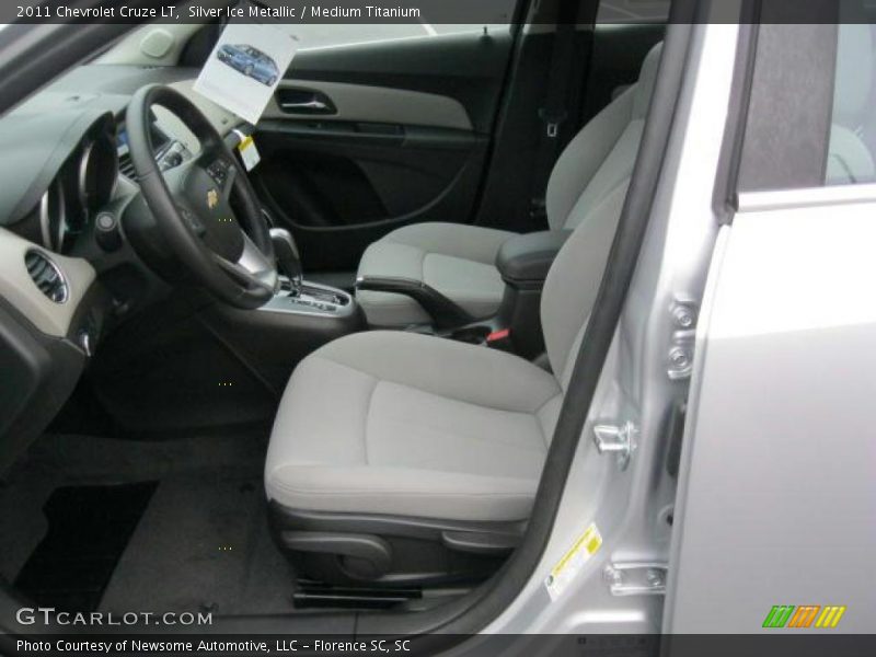Silver Ice Metallic / Medium Titanium 2011 Chevrolet Cruze LT
