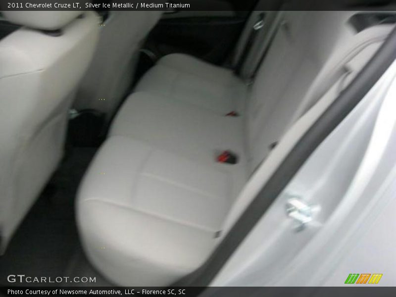 Silver Ice Metallic / Medium Titanium 2011 Chevrolet Cruze LT