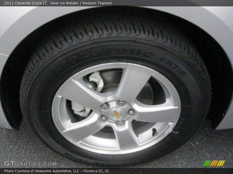 Silver Ice Metallic / Medium Titanium 2011 Chevrolet Cruze LT