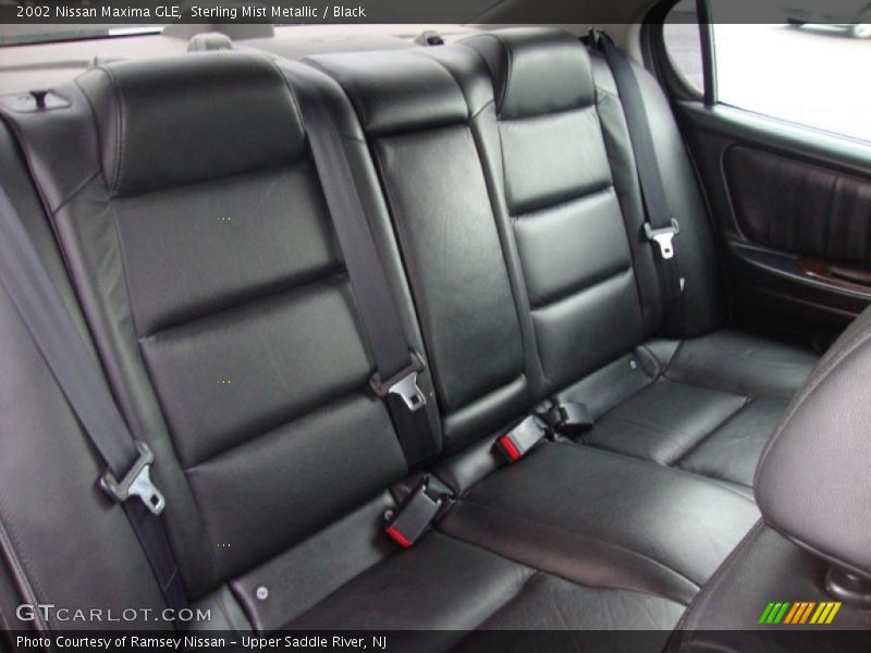 Sterling Mist Metallic / Black 2002 Nissan Maxima GLE