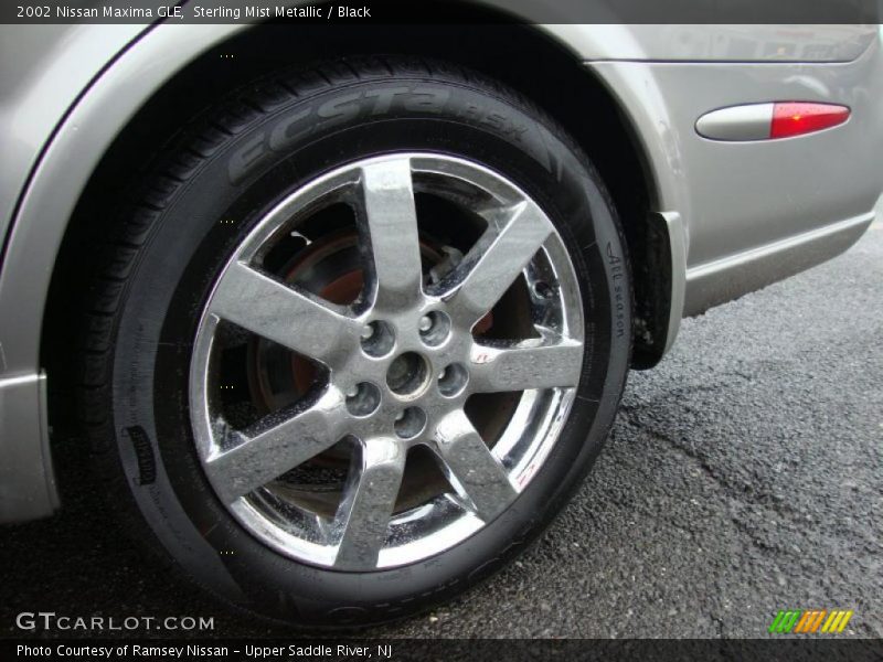 Sterling Mist Metallic / Black 2002 Nissan Maxima GLE