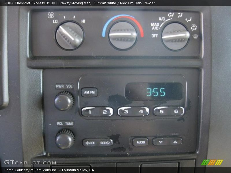 Summit White / Medium Dark Pewter 2004 Chevrolet Express 3500 Cutaway Moving Van