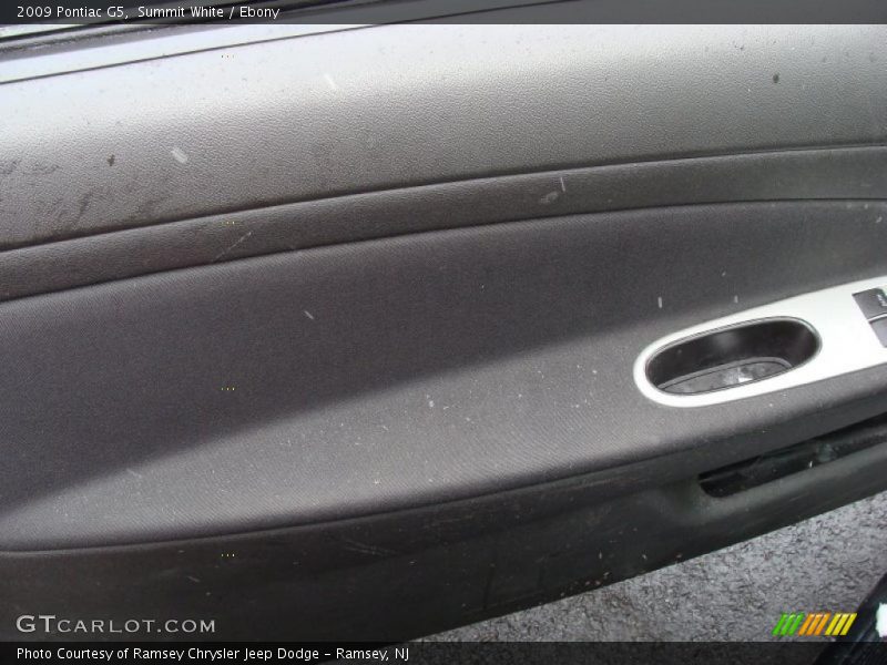 Summit White / Ebony 2009 Pontiac G5