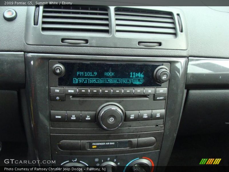 Summit White / Ebony 2009 Pontiac G5