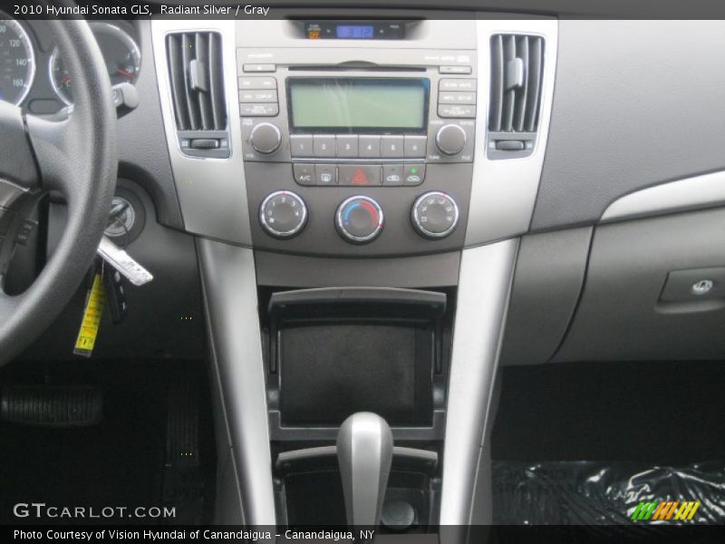Radiant Silver / Gray 2010 Hyundai Sonata GLS