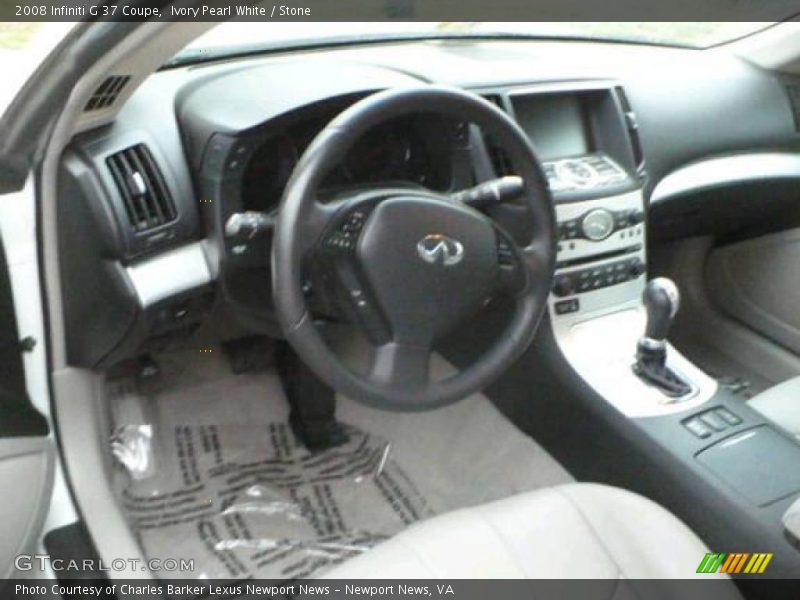 Dashboard of 2008 G 37 Coupe