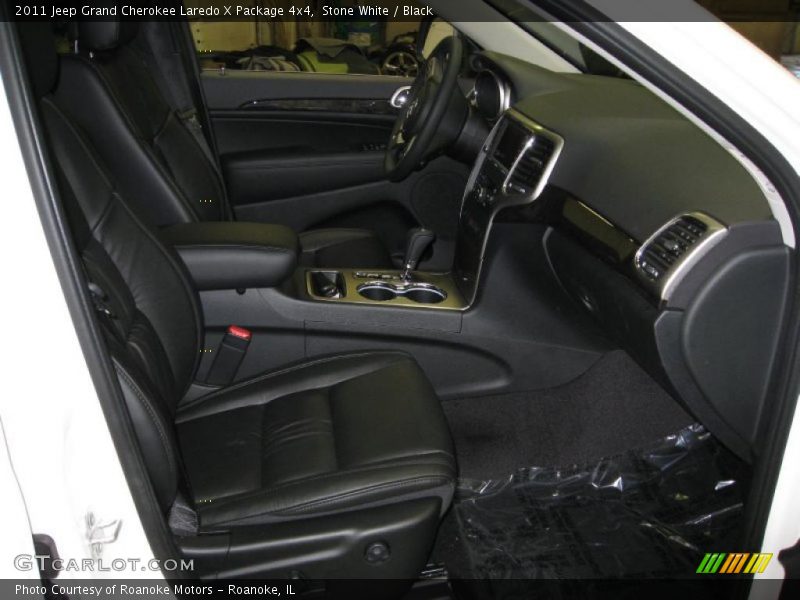Stone White / Black 2011 Jeep Grand Cherokee Laredo X Package 4x4