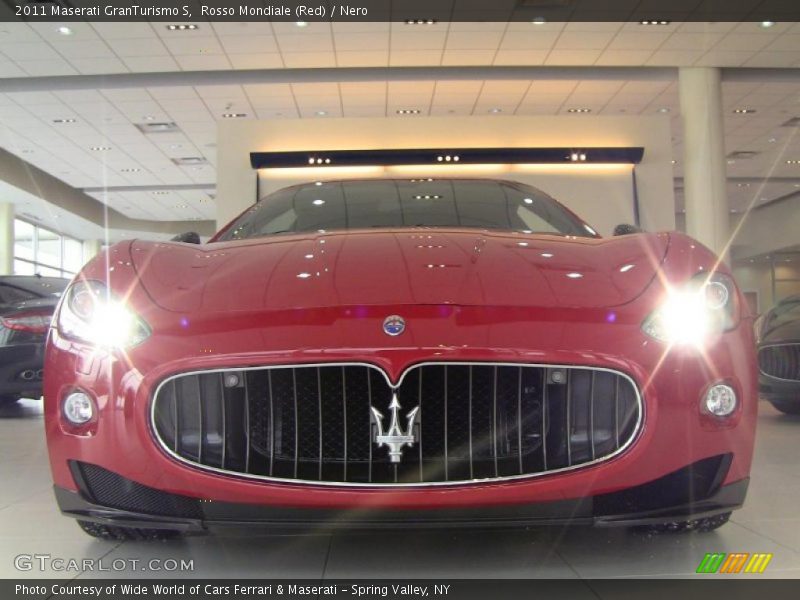 Rosso Mondiale (Red) / Nero 2011 Maserati GranTurismo S