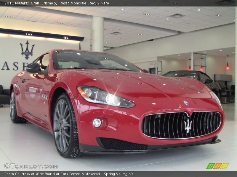 Rosso Mondiale (Red) / Nero 2011 Maserati GranTurismo S