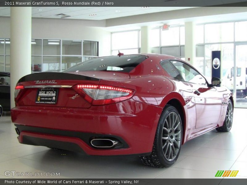 Rosso Mondiale (Red) / Nero 2011 Maserati GranTurismo S