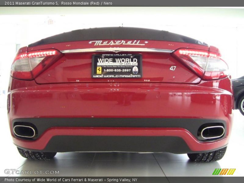 Rosso Mondiale (Red) / Nero 2011 Maserati GranTurismo S