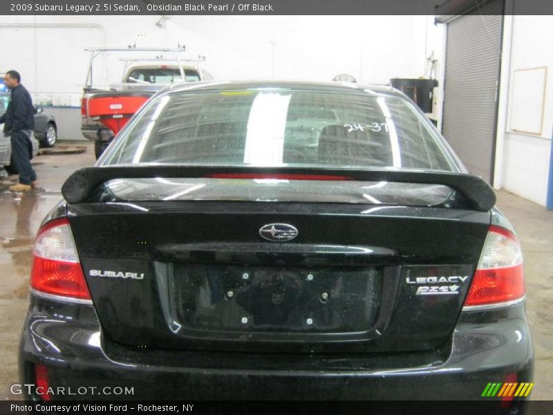 Obsidian Black Pearl / Off Black 2009 Subaru Legacy 2.5i Sedan