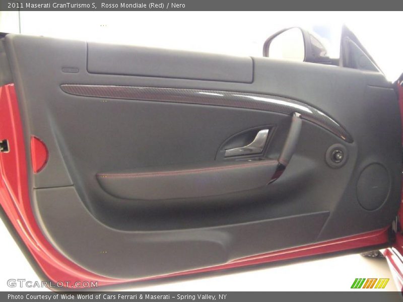 Rosso Mondiale (Red) / Nero 2011 Maserati GranTurismo S