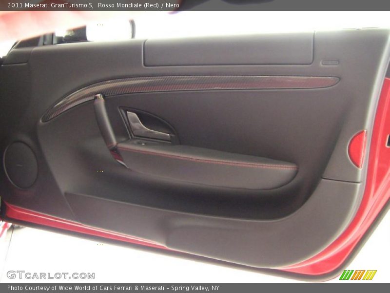 Rosso Mondiale (Red) / Nero 2011 Maserati GranTurismo S