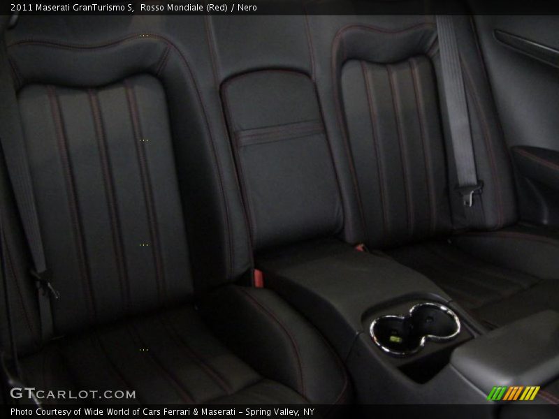 Rosso Mondiale (Red) / Nero 2011 Maserati GranTurismo S