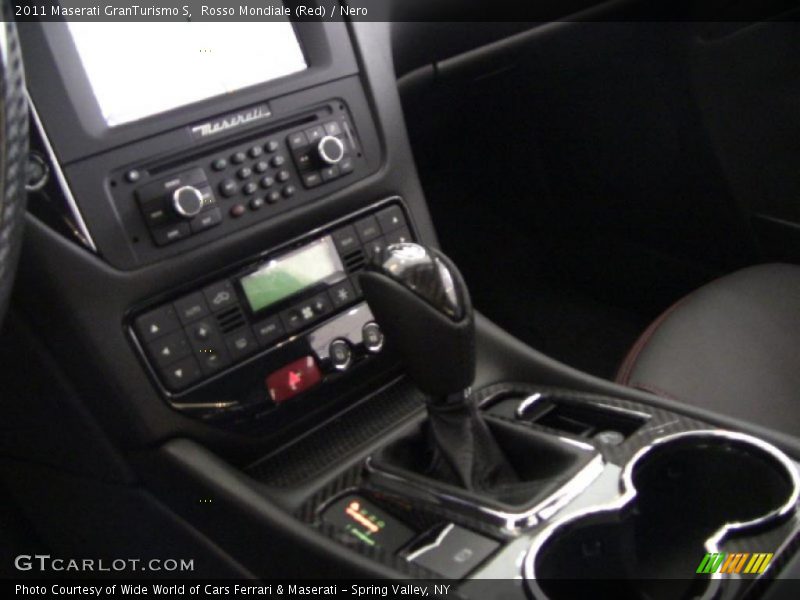 Rosso Mondiale (Red) / Nero 2011 Maserati GranTurismo S