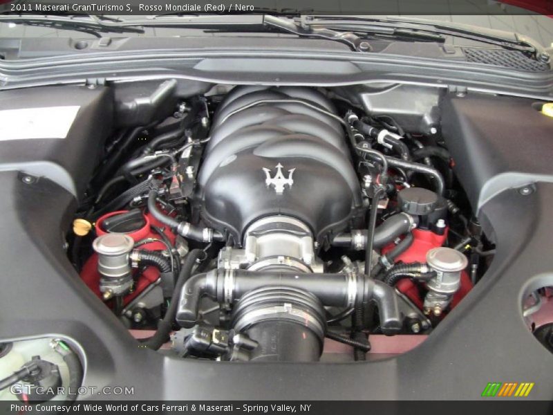 Rosso Mondiale (Red) / Nero 2011 Maserati GranTurismo S