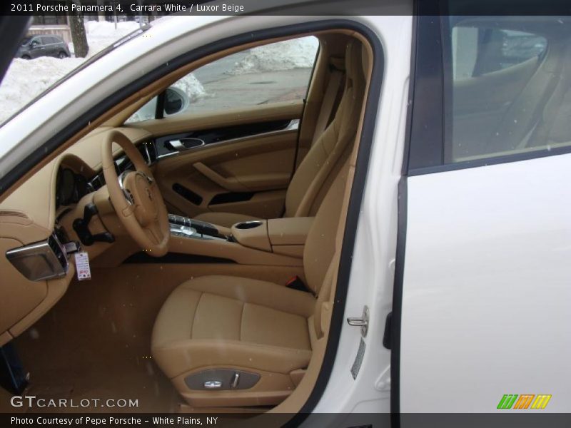 Carrara White / Luxor Beige 2011 Porsche Panamera 4