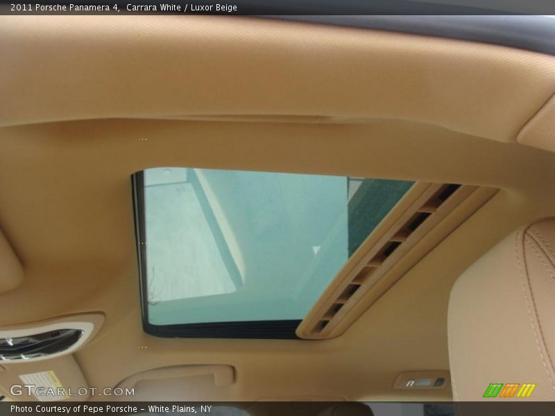 Carrara White / Luxor Beige 2011 Porsche Panamera 4