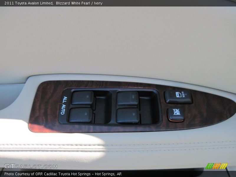 Blizzard White Pearl / Ivory 2011 Toyota Avalon Limited
