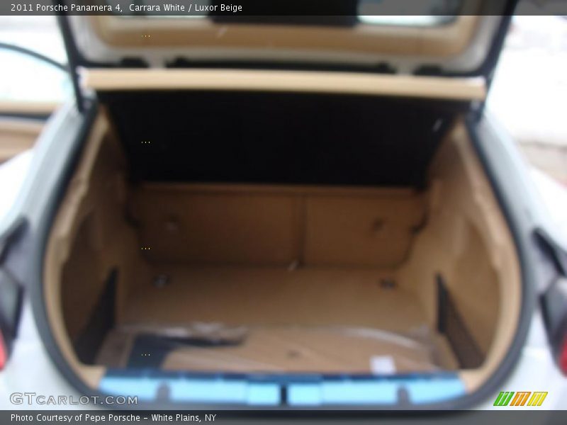 Carrara White / Luxor Beige 2011 Porsche Panamera 4
