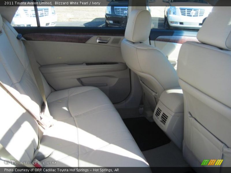Blizzard White Pearl / Ivory 2011 Toyota Avalon Limited