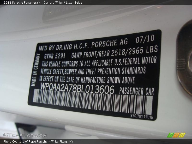 Carrara White / Luxor Beige 2011 Porsche Panamera 4