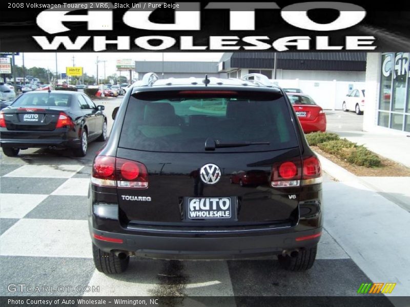 Black Uni / Pure Beige 2008 Volkswagen Touareg 2 VR6