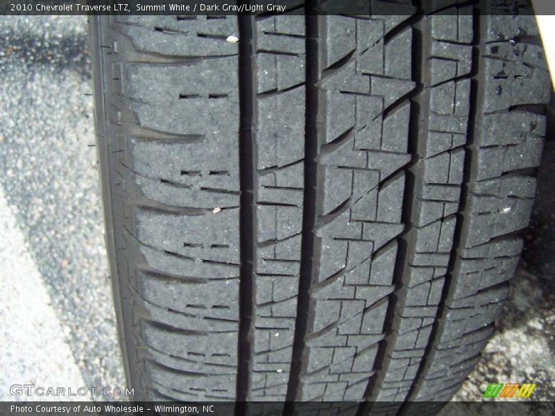 Summit White / Dark Gray/Light Gray 2010 Chevrolet Traverse LTZ