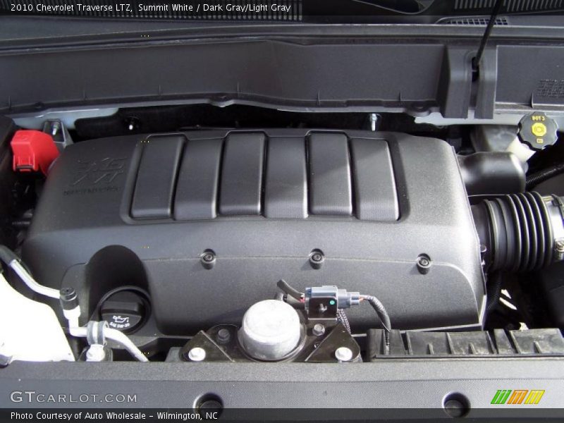 Summit White / Dark Gray/Light Gray 2010 Chevrolet Traverse LTZ