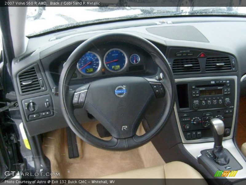 Dashboard of 2007 S60 R AWD