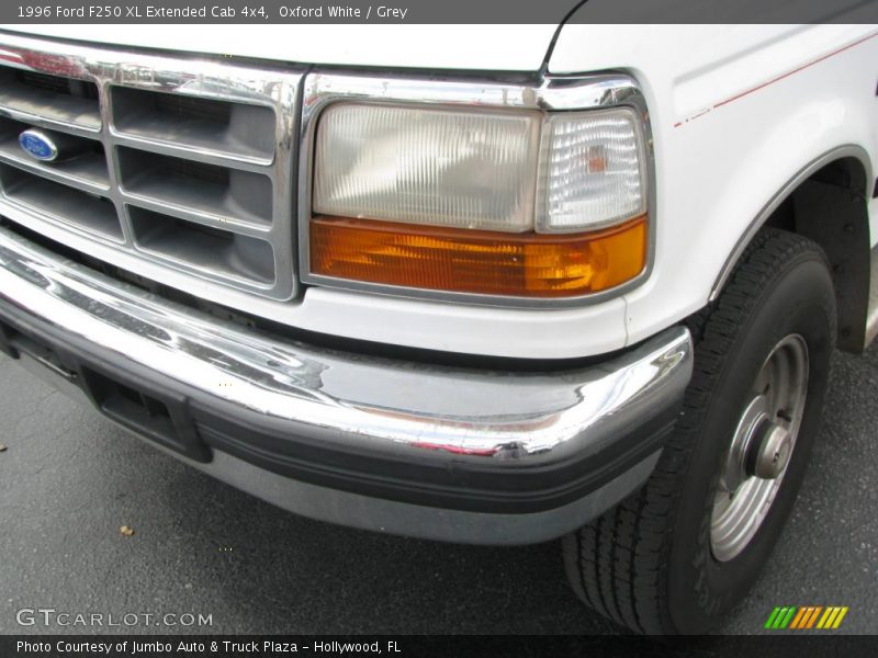 Oxford White / Grey 1996 Ford F250 XL Extended Cab 4x4