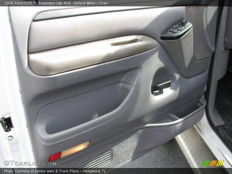 Oxford White / Grey 1996 Ford F250 XL Extended Cab 4x4