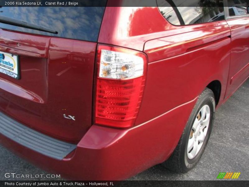 Claret Red / Beige 2006 Kia Sedona LX