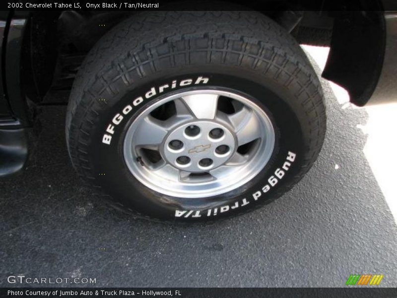 Onyx Black / Tan/Neutral 2002 Chevrolet Tahoe LS