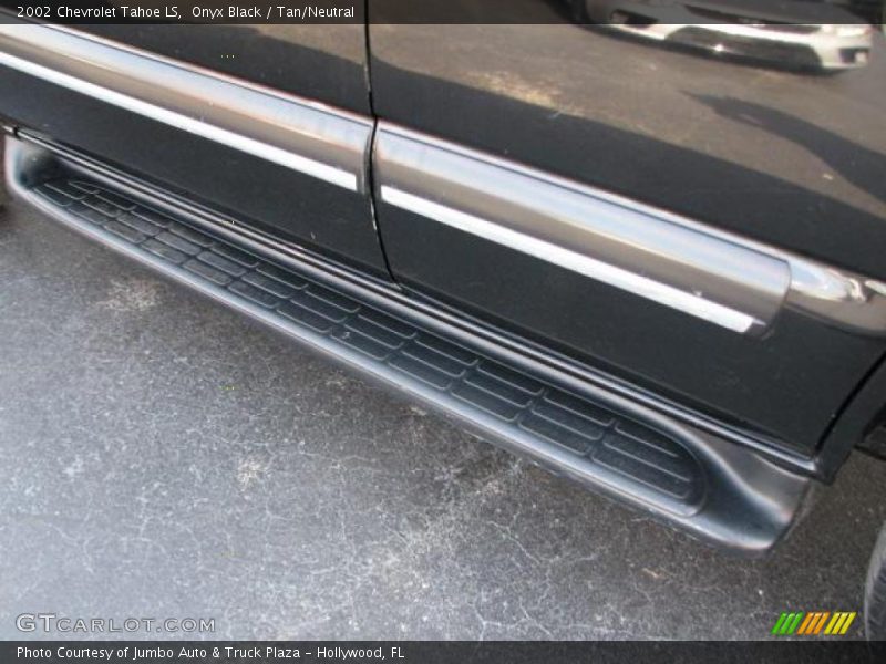 Onyx Black / Tan/Neutral 2002 Chevrolet Tahoe LS