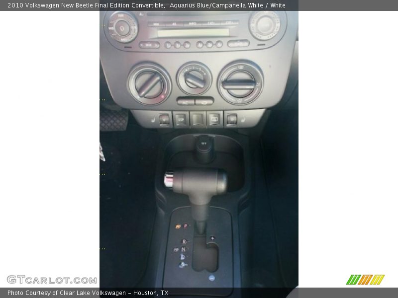 Aquarius Blue/Campanella White / White 2010 Volkswagen New Beetle Final Edition Convertible