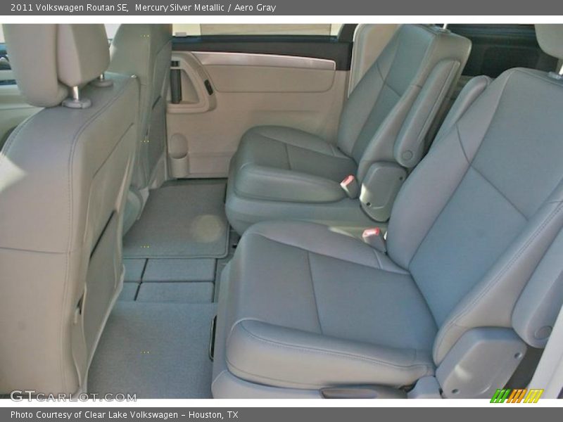 Mercury Silver Metallic / Aero Gray 2011 Volkswagen Routan SE