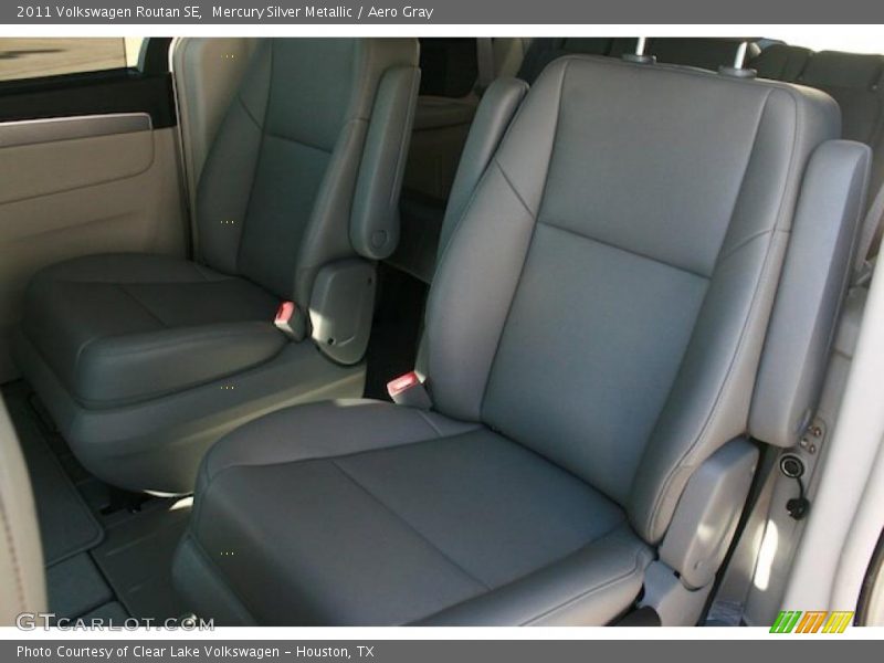 Mercury Silver Metallic / Aero Gray 2011 Volkswagen Routan SE