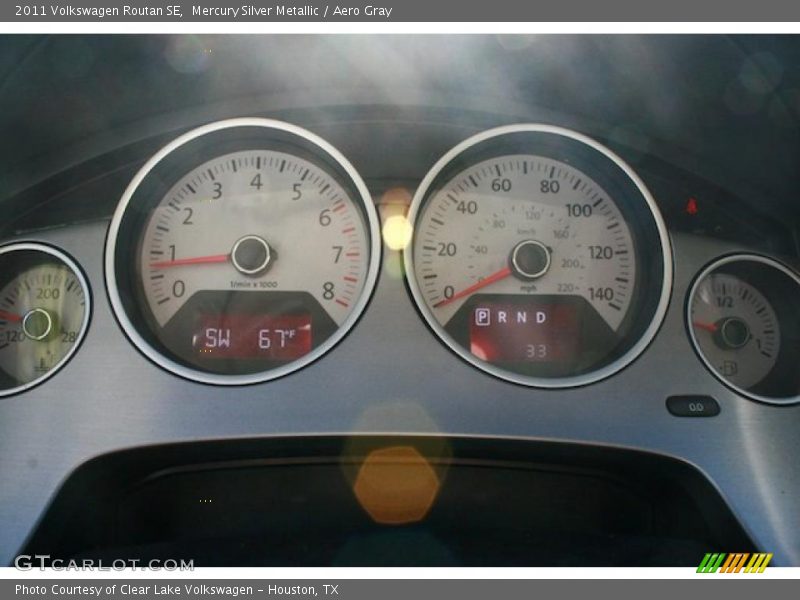 Mercury Silver Metallic / Aero Gray 2011 Volkswagen Routan SE