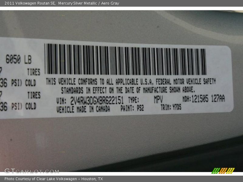 Mercury Silver Metallic / Aero Gray 2011 Volkswagen Routan SE
