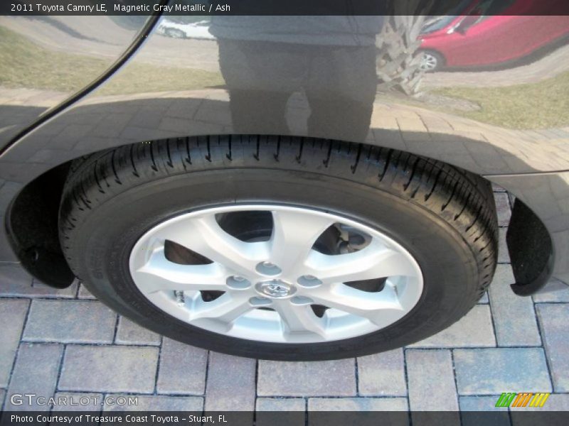 Magnetic Gray Metallic / Ash 2011 Toyota Camry LE