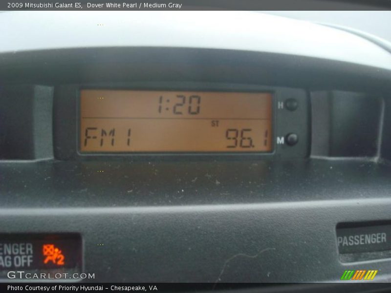 Dover White Pearl / Medium Gray 2009 Mitsubishi Galant ES