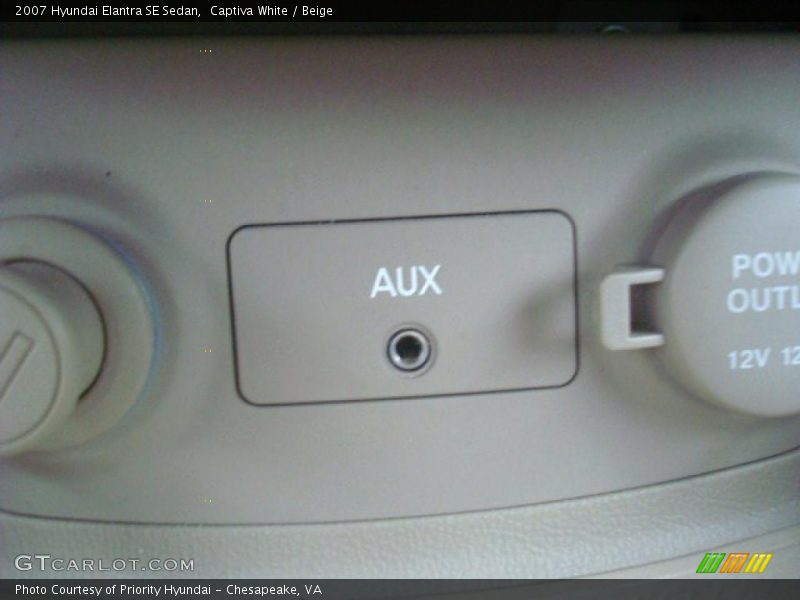 Captiva White / Beige 2007 Hyundai Elantra SE Sedan