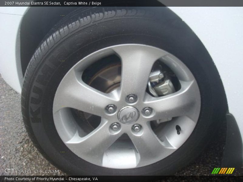 Captiva White / Beige 2007 Hyundai Elantra SE Sedan