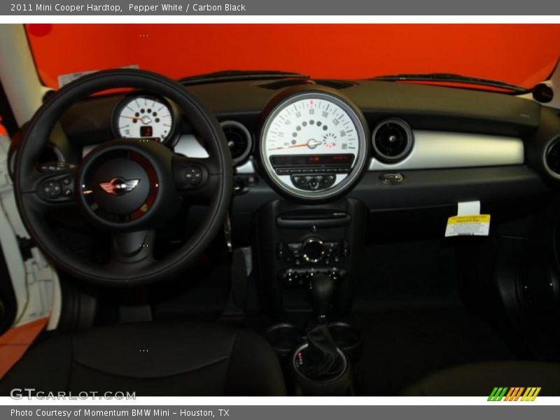Pepper White / Carbon Black 2011 Mini Cooper Hardtop