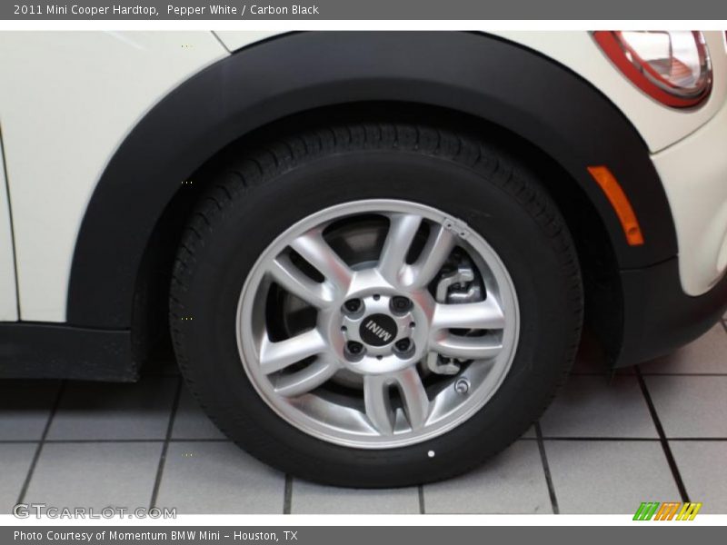 Pepper White / Carbon Black 2011 Mini Cooper Hardtop