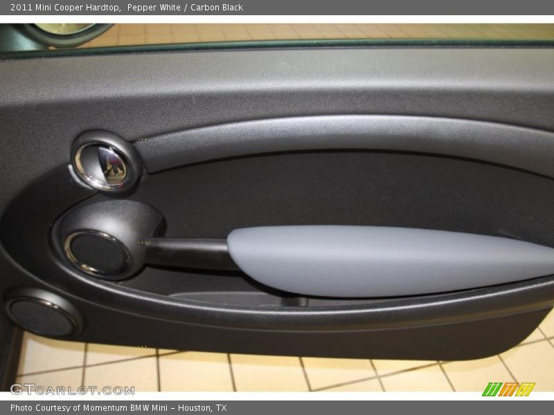 Pepper White / Carbon Black 2011 Mini Cooper Hardtop